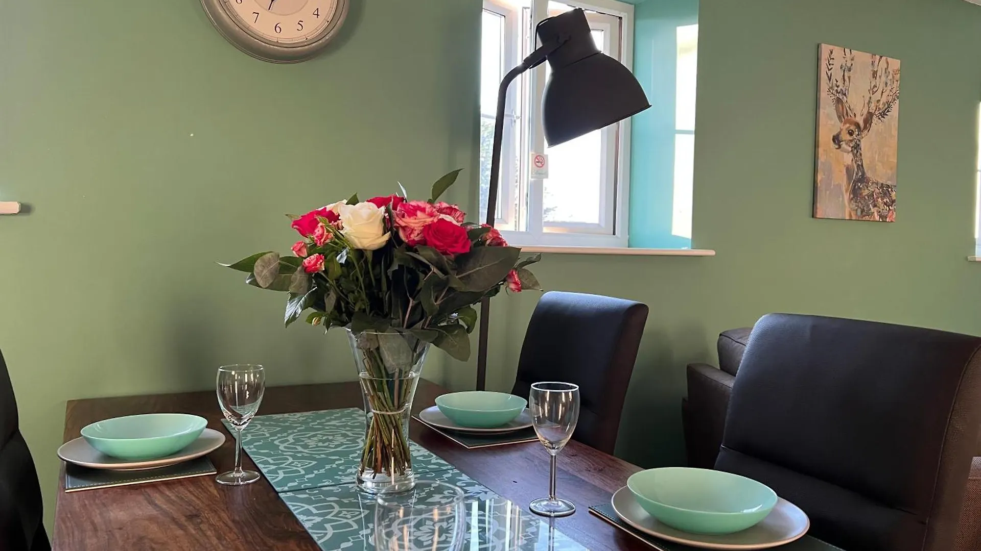 The Orchid-Central Beeston-Private Apartment-Smarttv-Free Wi-Fi-Tram-Parking Nottingham Apartment
